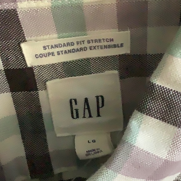 Gap Long Sleeve button collar oxford shirt.   Size Large. - Picture 4 of 5